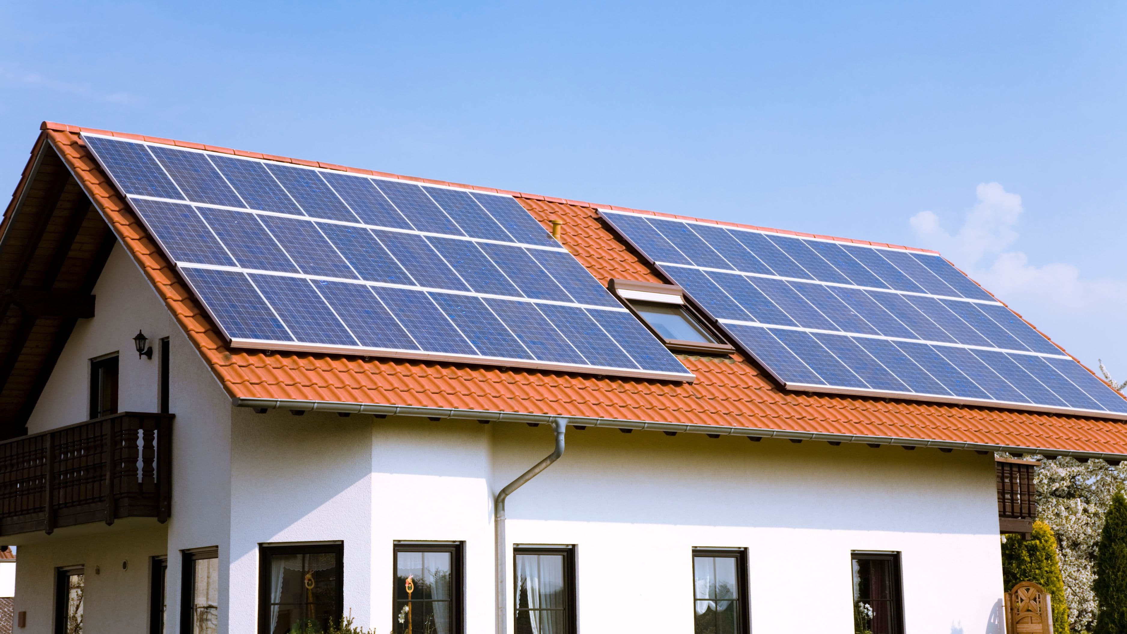 How to Clean Solar Panels in Hard-Water Areas Without Streaks