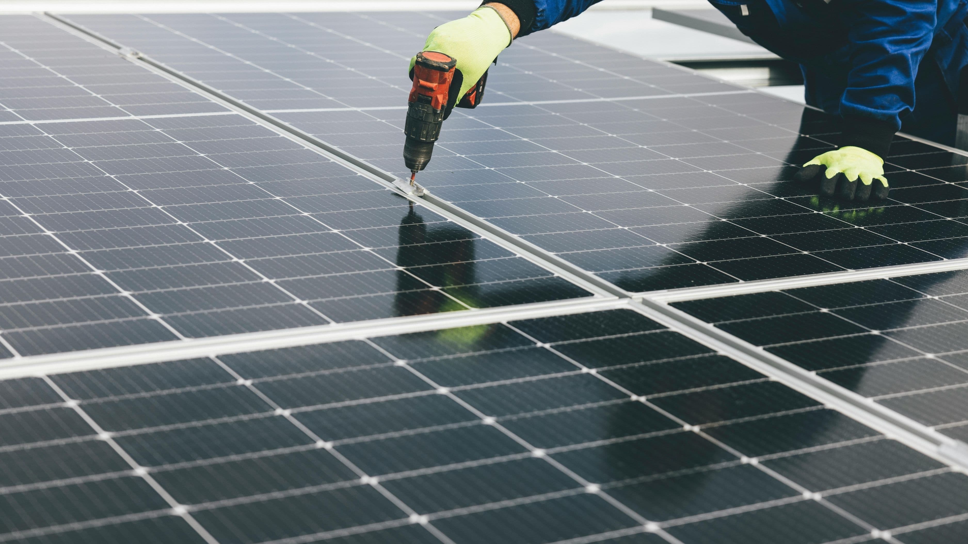 How to Clean Solar Panels Without Damaging Them