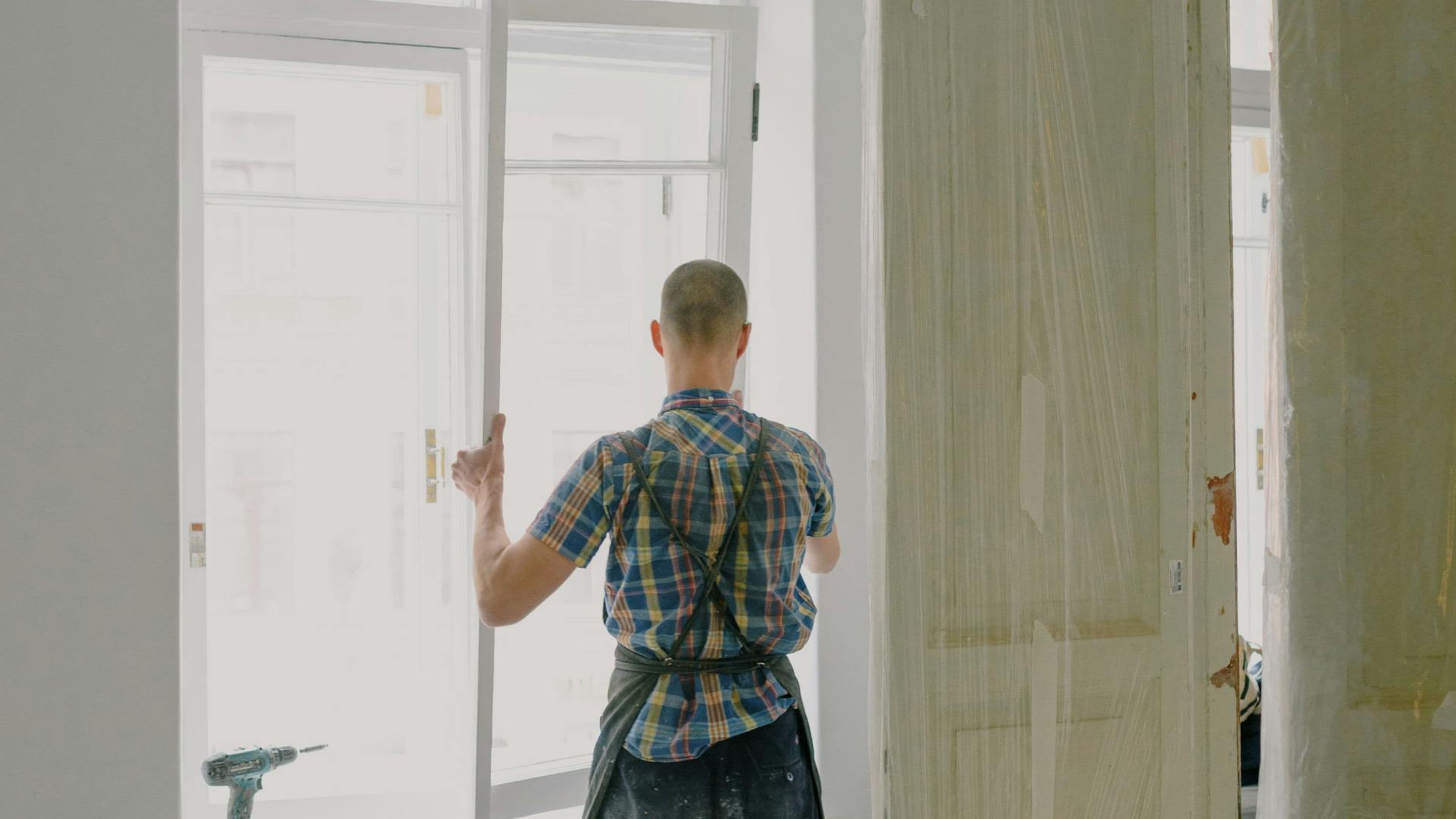 Can Energy Efficient Windows Paired with Custom Frame Solutions Reduce Bills?