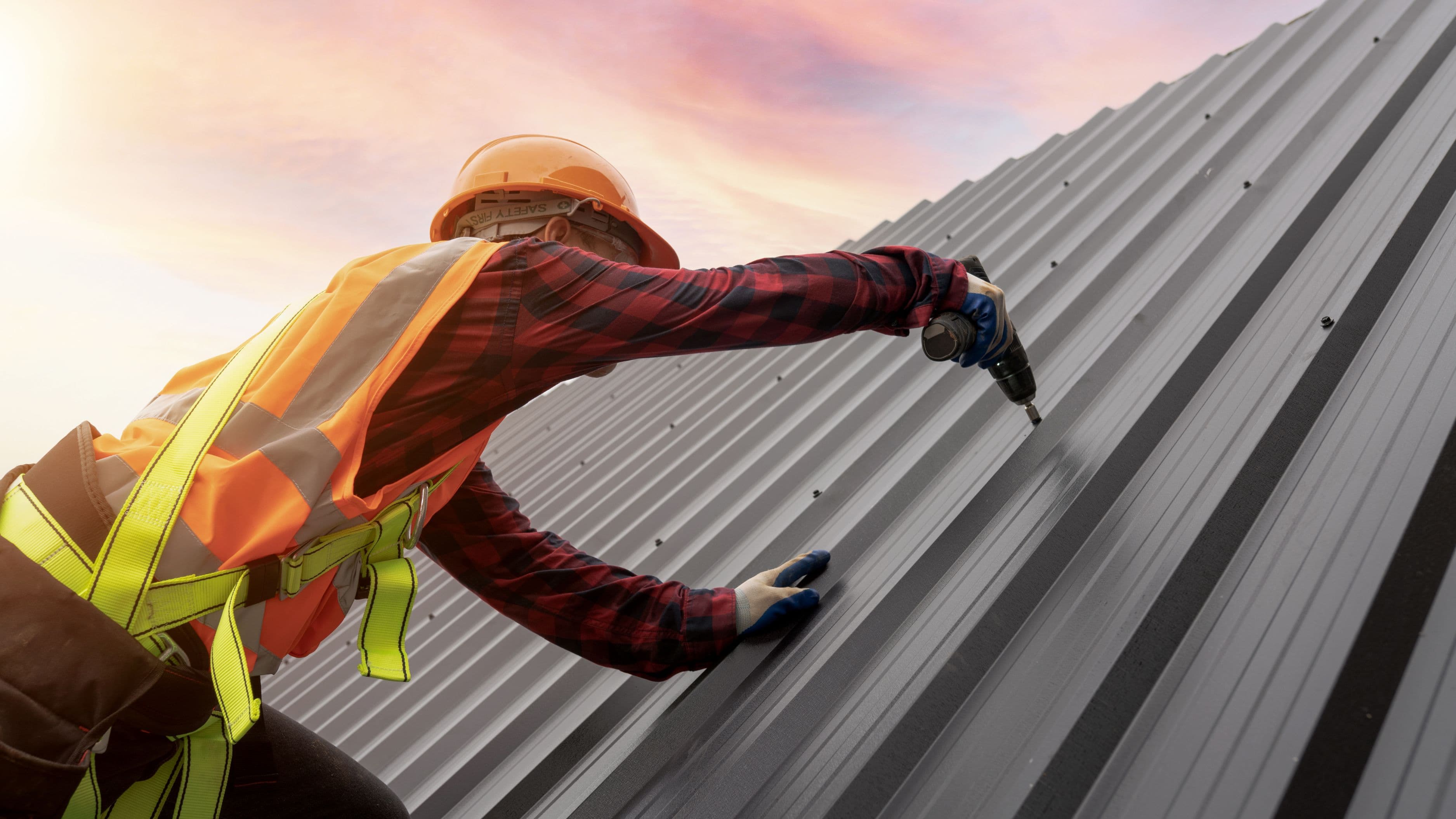 When Should You Call a Roofing Professional Instead of Diying?